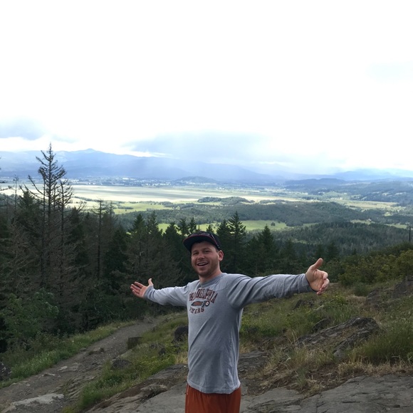 Meet Your Posher, Carlos - Picture 6 of 7